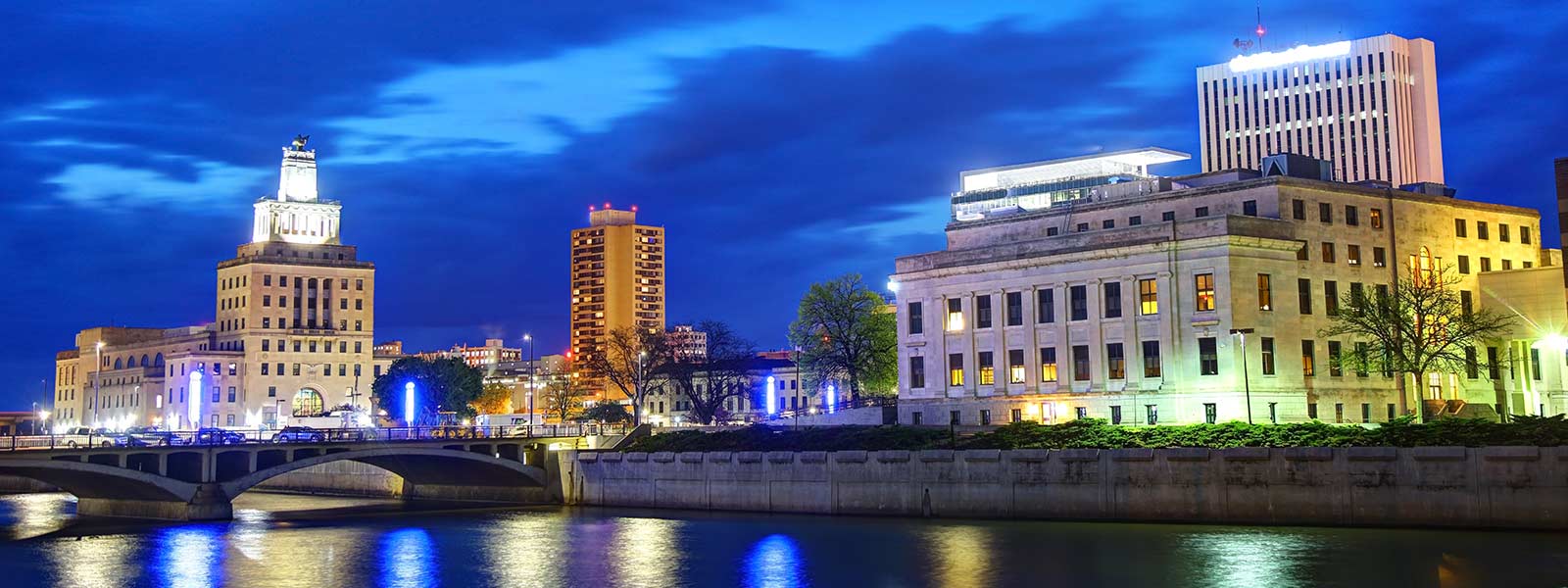 Cedar Rapids at night